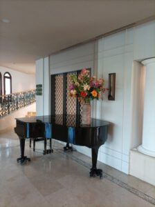 Floral arrangement in the lobby of Hotel Villa Gadea Altea